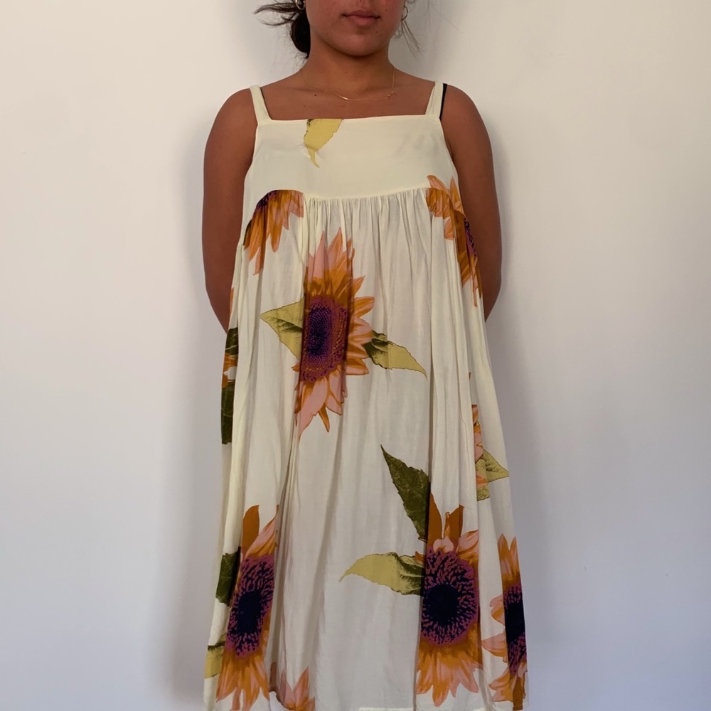 Urban Outfitters Flowy Sunflower Dress🌻